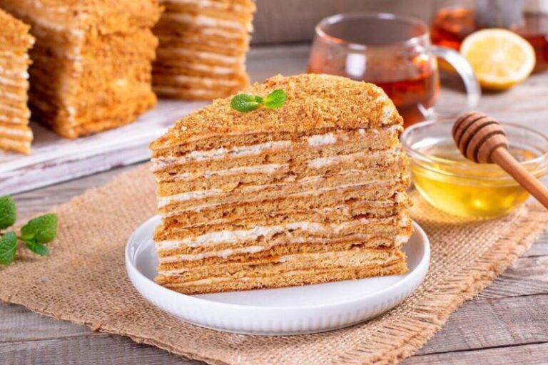 Odkryj sekrety pysznego ciasta gruzińskiego – tradycyjny smak Kaukazu na Twoim stole