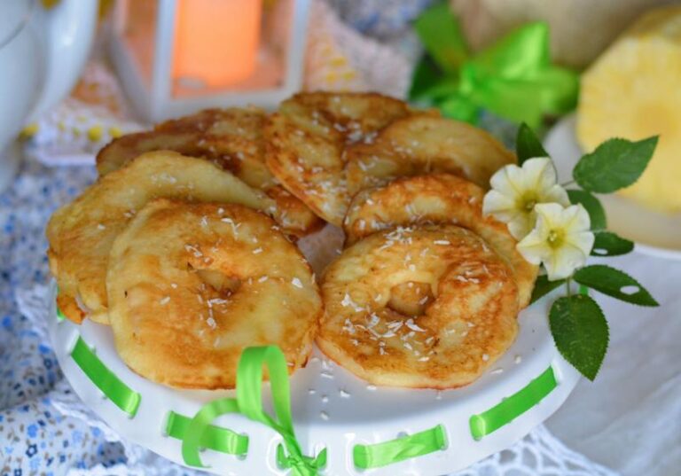 Pyszny przepis na ananasa w cieście, który oczaruje Twoich gości!