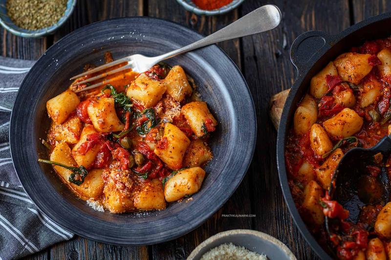 Sosy, które doskonale komponują się z kopytkami – odkryj smakowite propozycje!