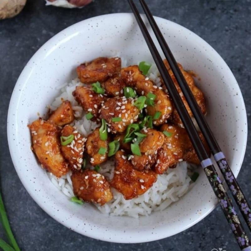 Kurczak w cieście sezamowym