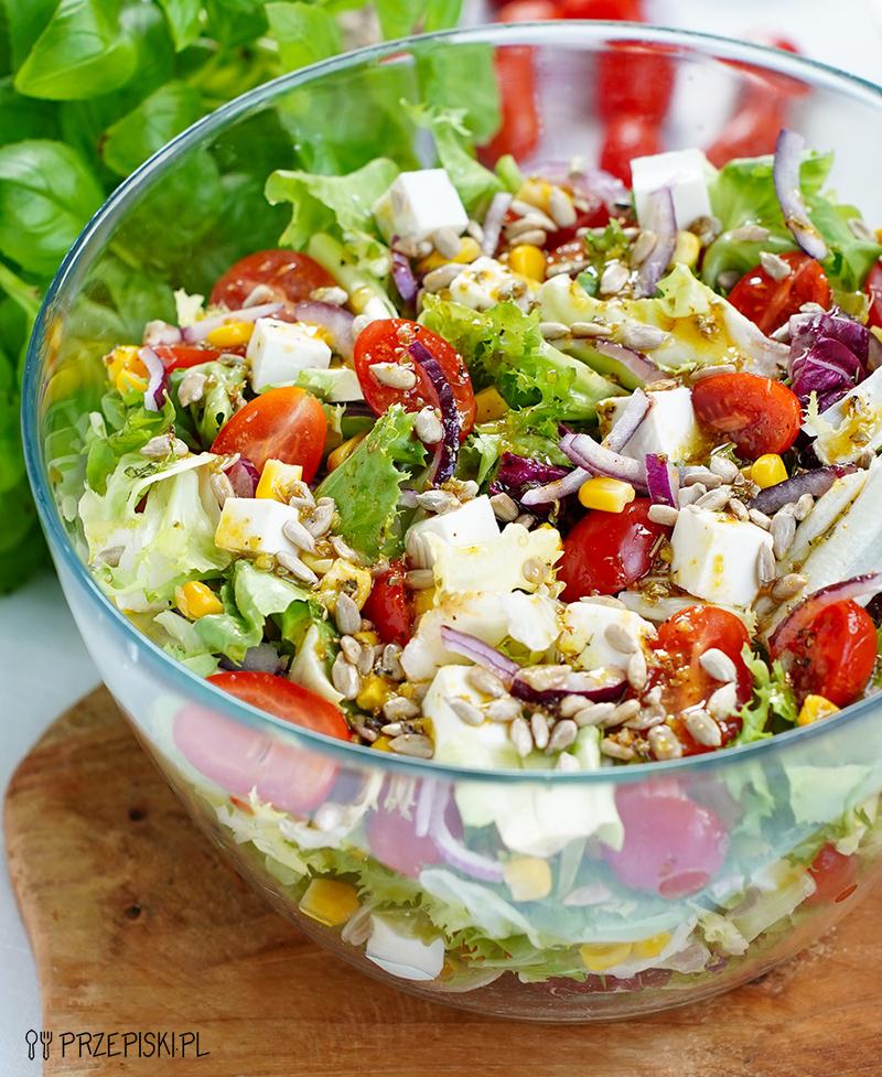 Sałatki na letnie spotkania