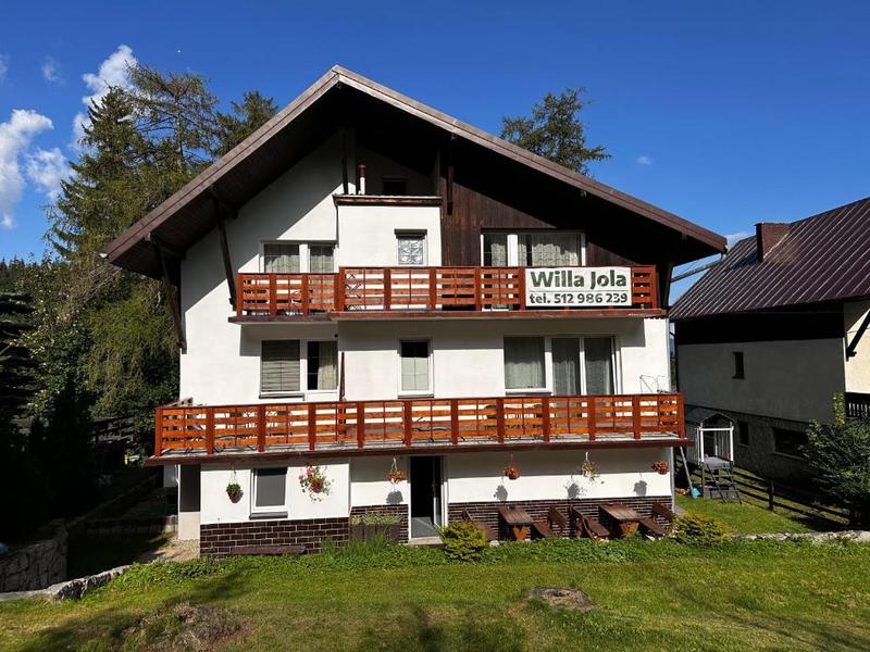 Szybkie i proste ciasto z malinami według przepisów Joli – odkryj smakowity klasyk!