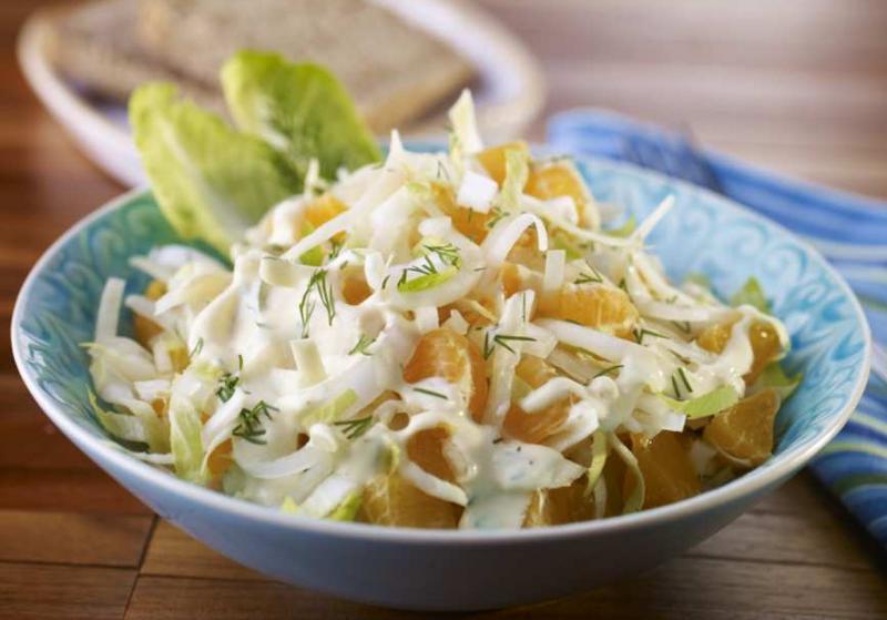 Zachwyć swoich gości wyjątkową sałatką z cykorii – prosty przepis na sukces