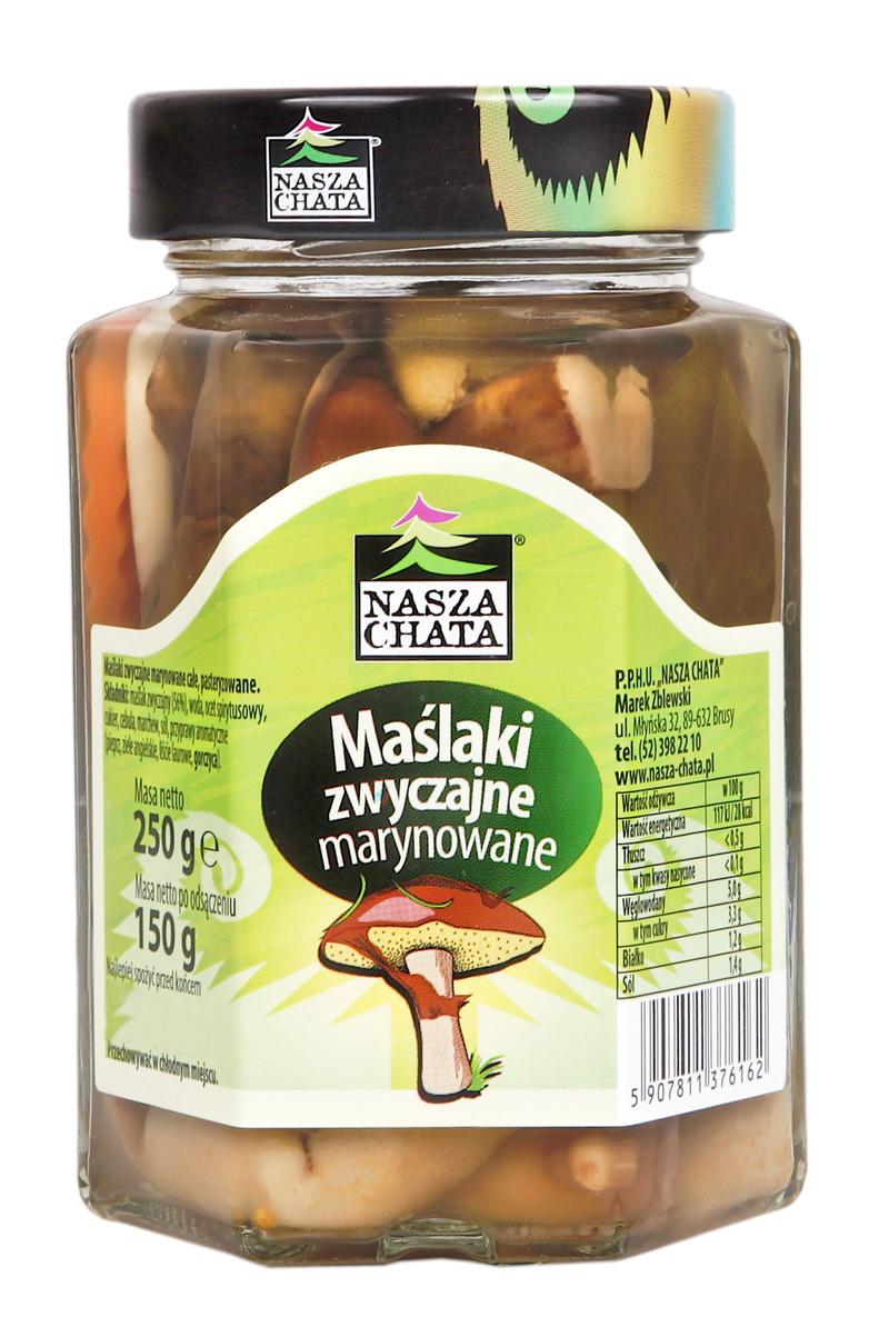 Zbieranie maślaków w lesie