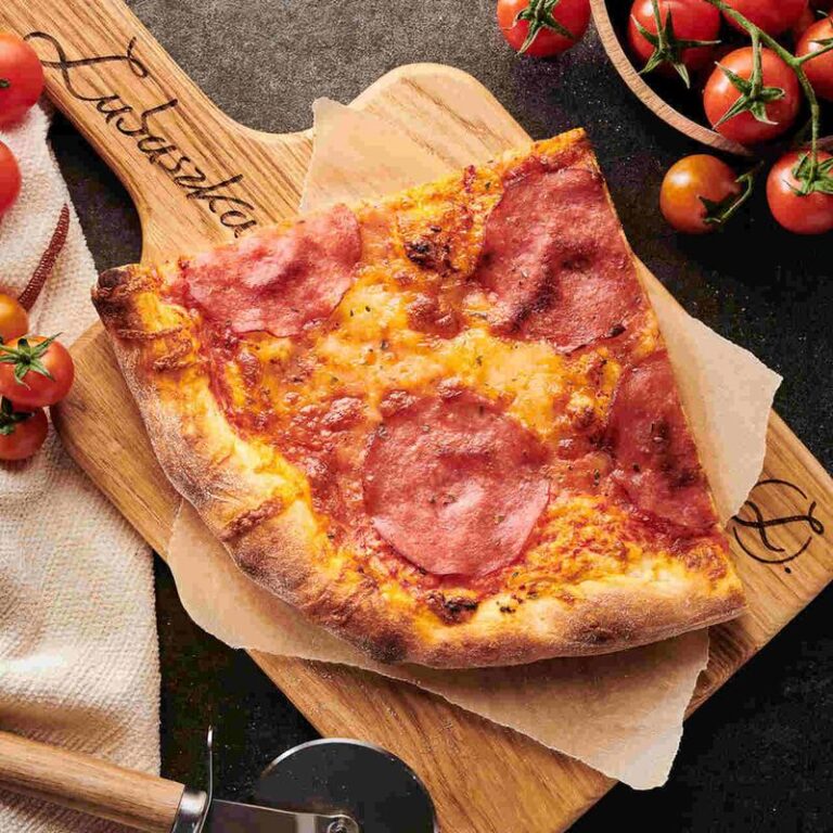 Doskonale wyrabiasz ciasto na pizzę? Oto jak uniknąć najczęstszych błędów!