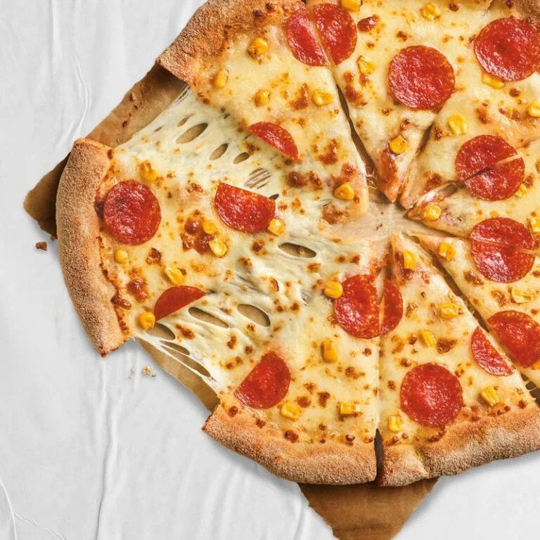 Idealna pizza dla Ciebie: Sprawdź, ile cm mają rozmiary Pizza Hut!