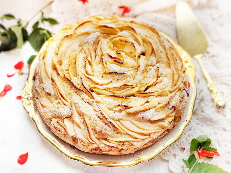 Odkryj smakowite ciasto z jabłkami: krok po kroku do wyjątkowego deseru, który zaskoczy każdego