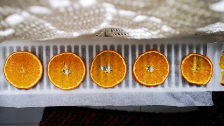 Odkryj trzy łatwe metody na domowe suszenie pomarańczy do herbaty